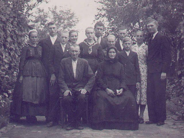 Familie Scherer 1938 in Weprowatz